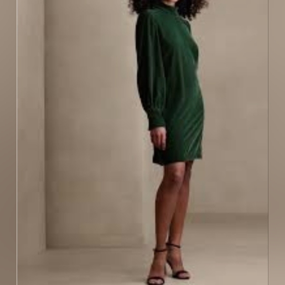green velvet dress banana republic | Dresses | Banana Republic Backless Long Sleeve Size L round open neck